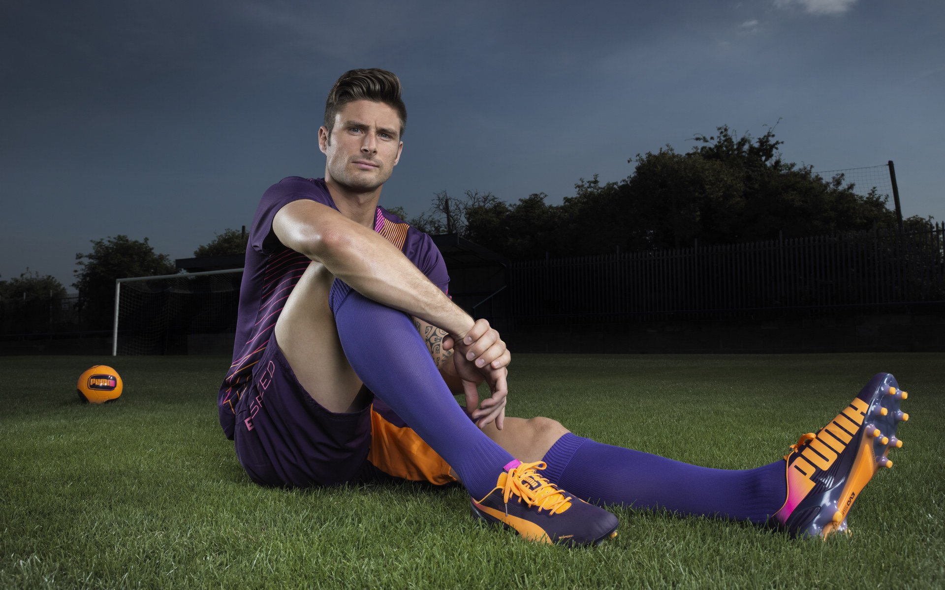 乐鱼体育官网-国外赛场热议中国球员表现，国外踢球的中国人